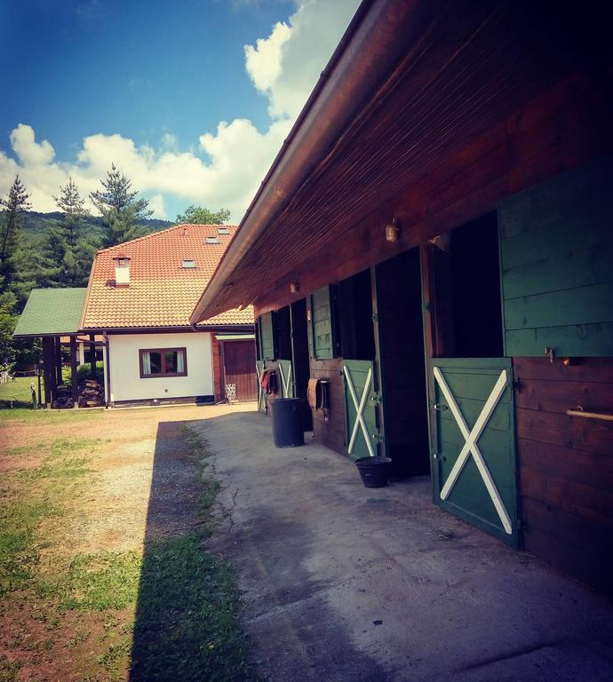 Monteoro Horse Village Ameno Exterior photo